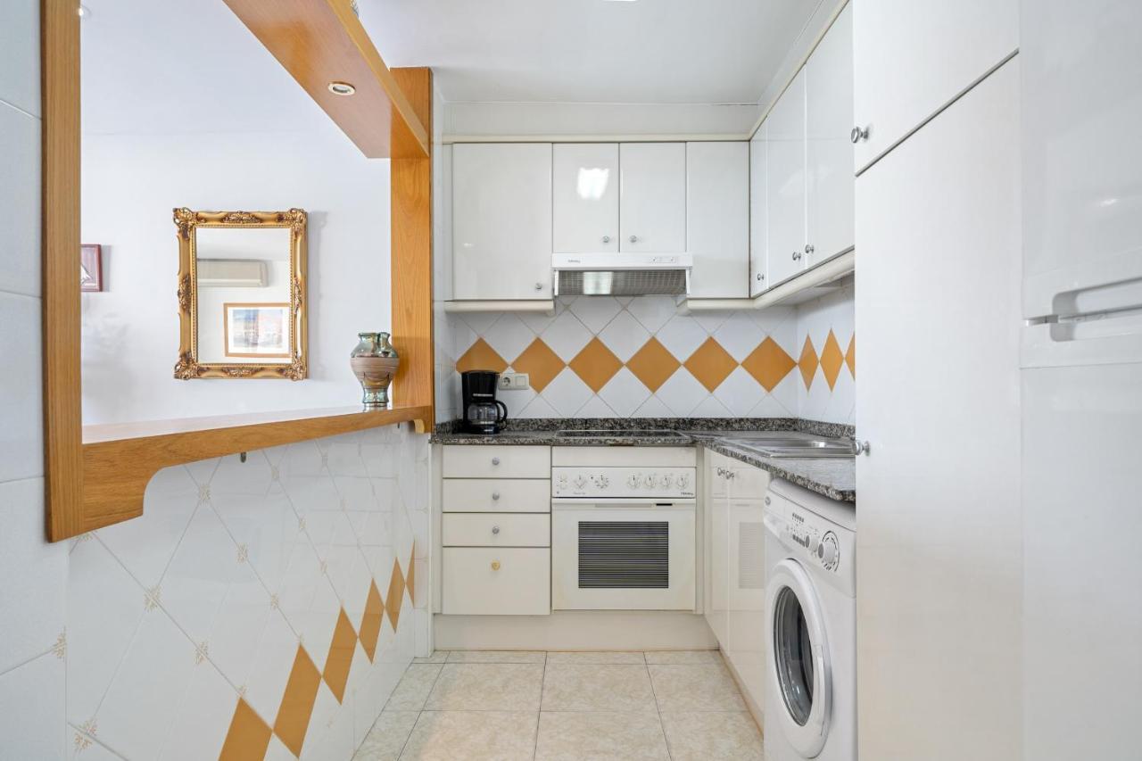 Hauzify I Apartament Gavina サロウ エクステリア 写真